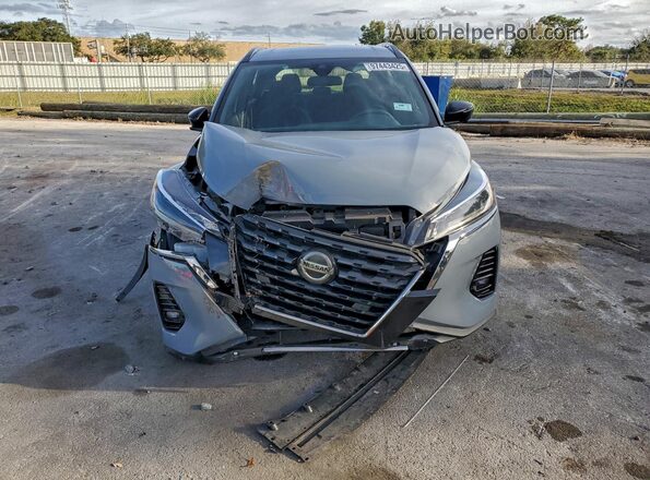 3N1CP5DV2ML466648 2021 NISSAN KICKS Gray Widok z przodu