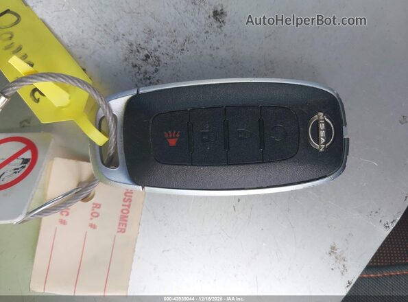 3N1CP5DV7RL489740 2024 NISSAN KICKS Gray Առջևի վահանակի տեսք