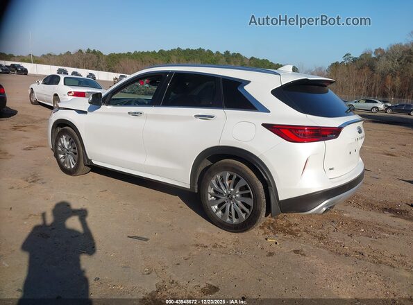 3PCAJ5BBXSF108210 2025 INFINITI QX50 White Trasero izquierdo