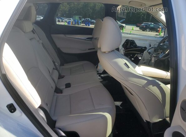3PCAJ5CA8NF116459 2022 INFINITI QX50 White Widok wnętrza z tyłu