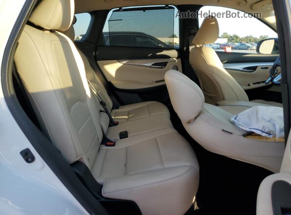 3PCAJ5M18LF118028 2020 INFINITI QX50 White Widok wnętrza z tyłu