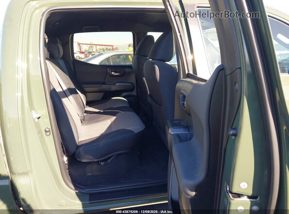 3TMBZ5DN7NM033907 2022 TOYOTA TACOMA Green Widok naklejki z numerem VIN
