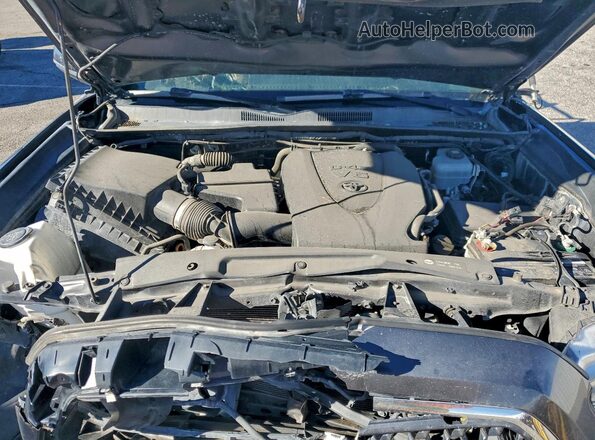3TMCZ5AN2JM173365 2018 TOYOTA LE Gray Rear interior view