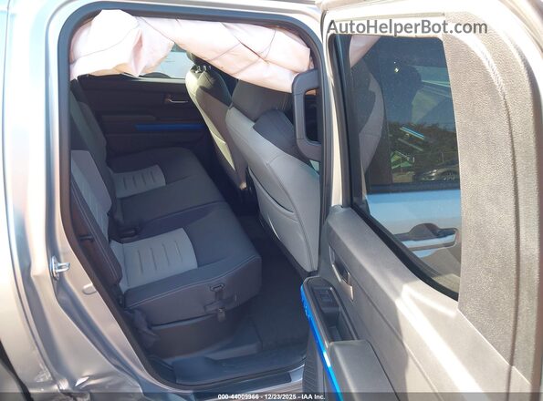 3TMKB5FN2RM002071 2024 TOYOTA TACOMA Silver VIN կոդի պիտակի տեսք