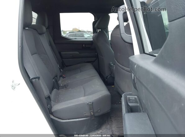 3TMLB5JN6RM005759 2024 TOYOTA TACOMA White VIN კოდის სტიკერის ხედი