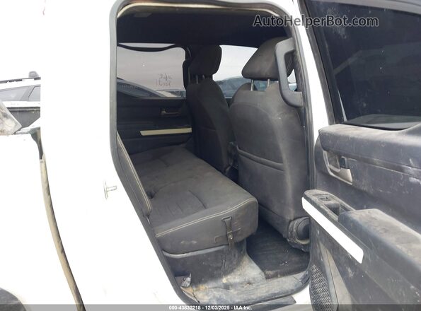 3TMLB5JN9RM003729 2024 TOYOTA TACOMA White Widok naklejki z numerem VIN