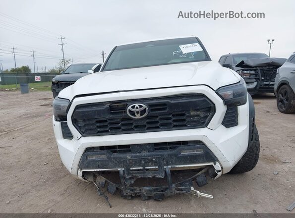 3TMLB5JN9RM003729 2024 TOYOTA TACOMA White Widok zestawu wskaźników