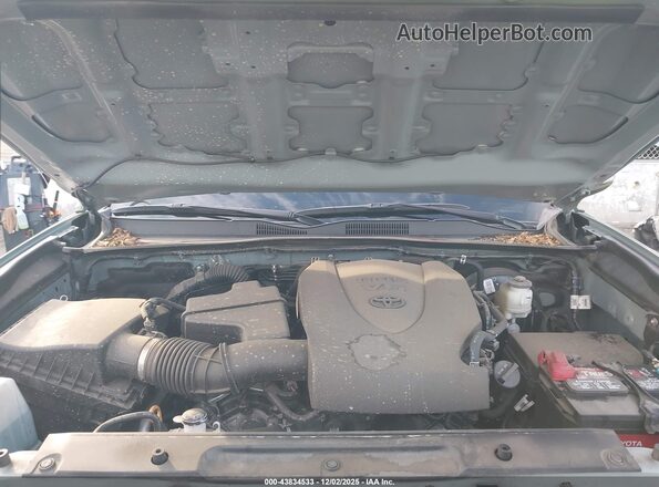 3TYCZ5AN2NT097611 2022 TOYOTA TACOMA Green Vista trasera