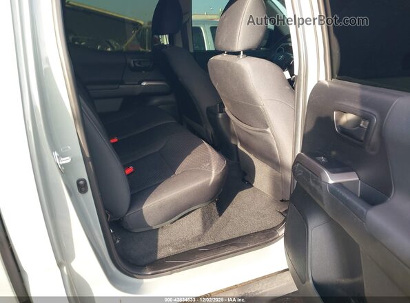 3TYCZ5AN2NT097611 2022 TOYOTA TACOMA Green Vista de la etiqueta del VIN