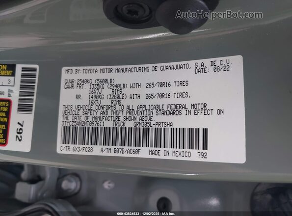 3TYCZ5AN2NT097611 2022 TOYOTA TACOMA Green Vista del compartimento del motor