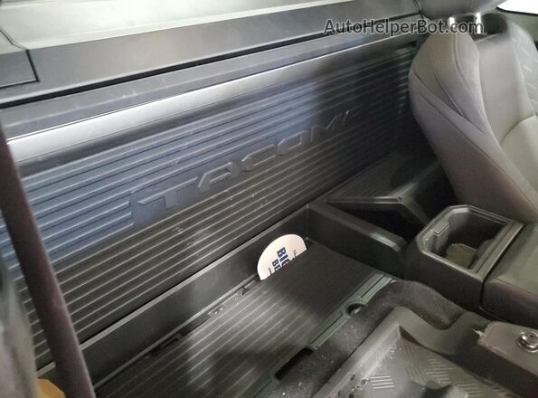 3TYJDAHN3RT004749 2024 TOYOTA TACOMA White Rear seats view