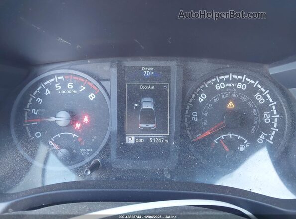 3TYSX5EN0NT011031 2022 TOYOTA TACOMA White Vista de los asientos traseros