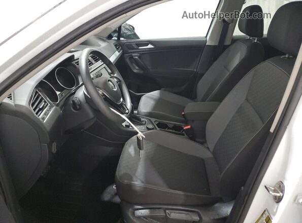 3VV0B7AX5MM038357 2021 VOLKSWAGEN TIGUAN White Սալոնի դիմացի տեսք