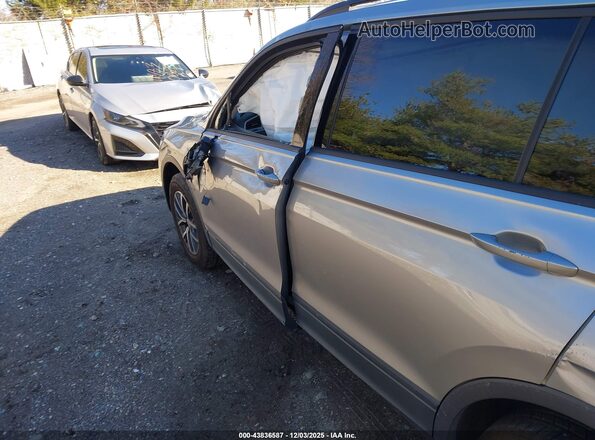 3VV0B7AX9MM003904 2021 VOLKSWAGEN TIGUAN Silver Widok z przodu