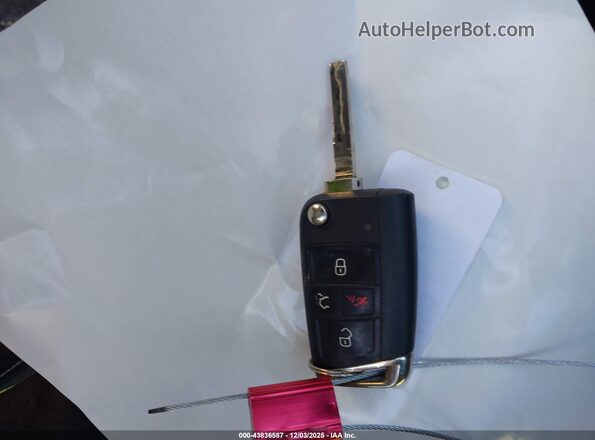 3VV0B7AX9MM003904 2021 VOLKSWAGEN TIGUAN Silver Widok deski rozdzielczej