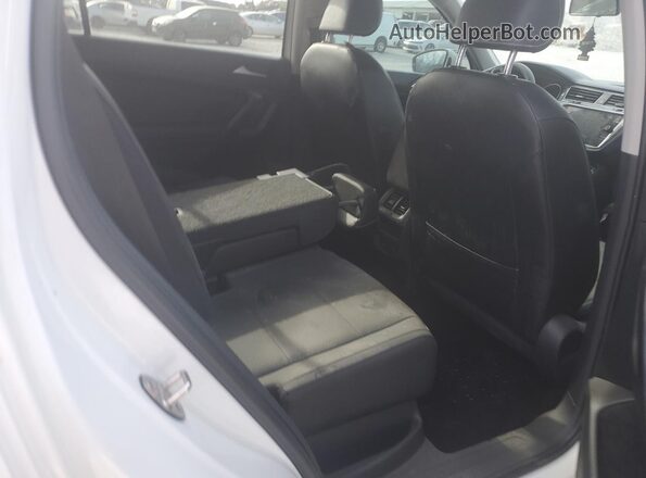 3VV2B7AX2MM003591 2021 VOLKSWAGEN TIGUAN White Սալոնի հետևի տեսք