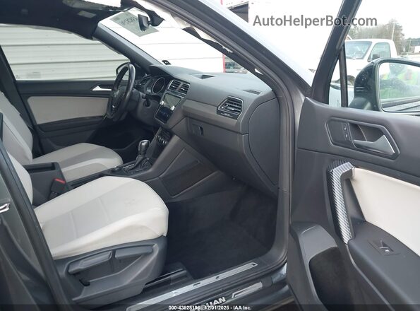 3VV2B7AX2MM023968 2021 VOLKSWAGEN TIGUAN Gray Front interior view