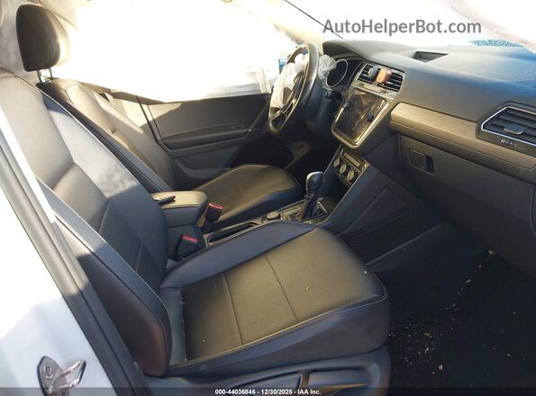 3VV2B7AX3JM052696 2018 VOLKSWAGEN TIGUAN White Սալոնի դիմացի տեսք