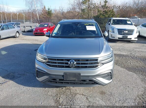 3VV2B7AX6NM119359 2022 VOLKSWAGEN TIGUAN Gray Սալոնի հետևի տեսք