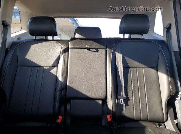3VV2B7AX6RM035015 2024 VOLKSWAGEN TIGUAN Gray Vista de los asientos traseros