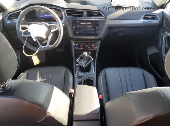 3VV2B7AX6RM035015 2024 VOLKSWAGEN TIGUAN Gray Vista del salpicadero