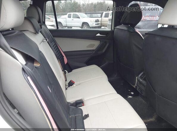 3VV2B7AX9LM107607 2020 VOLKSWAGEN TIGUAN White Vista de la etiqueta del VIN