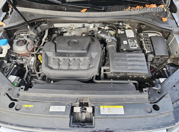 3VV3B7AX1NM107043 2022 VOLKSWAGEN TIGUAN Серебряный Вид подкапотного пространства