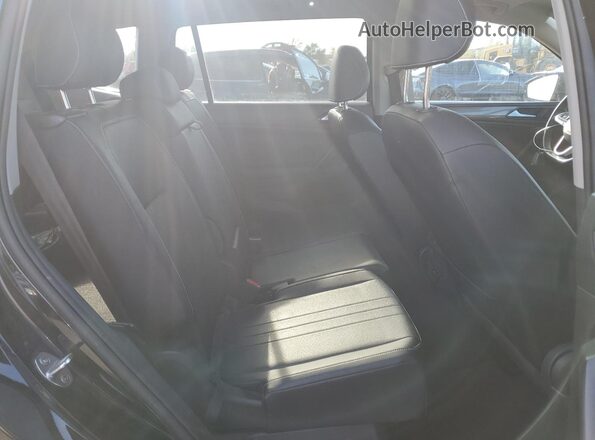 3VV3B7AX2NM138981 2022 VOLKSWAGEN TIGUAN Black Vista interior trasera