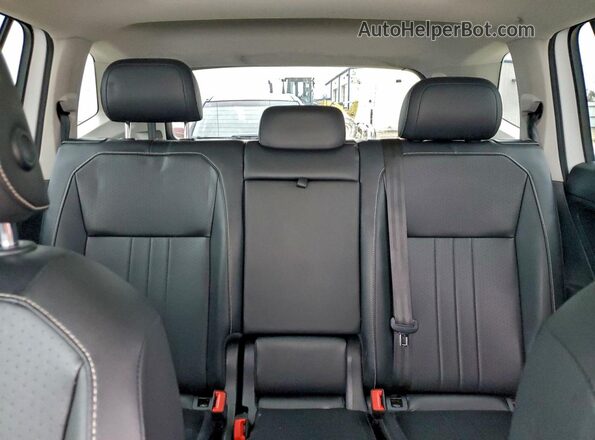 3VV3B7AX6NM084987 2022 VOLKSWAGEN TIGUAN Белый Вид задних сидений