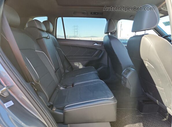 3VV4B7AX8NM072733 2022 VOLKSWAGEN TIGUAN Gray Vista interior trasera