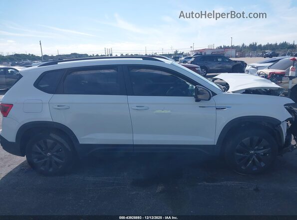 3VV5X7B22RM090840 2024 VOLKSWAGEN TAOS White Rear interior view