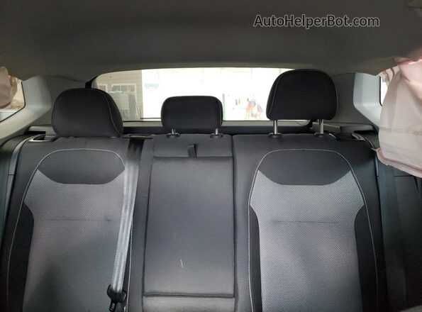 3VV5X7B2XRM107402 2024 VOLKSWAGEN TAOS Gray Rear seats view