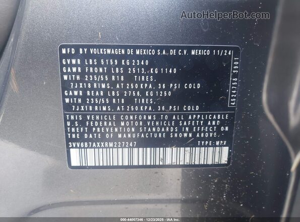3VV6B7AXXRM227247 2024 VOLKSWAGEN TIGUAN Gray Engine compartment view