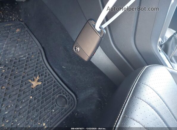 3VV8B7AX3NM047370 2022 VOLKSWAGEN TIGUAN Black Вид панелі приладів