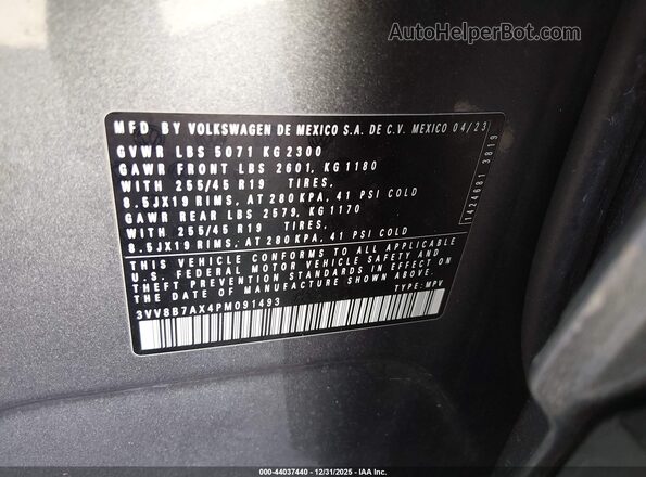 3VV8B7AX4PM091493 2023 VOLKSWAGEN TIGUAN Gray Շարժիչի բաժամունքի տեսք