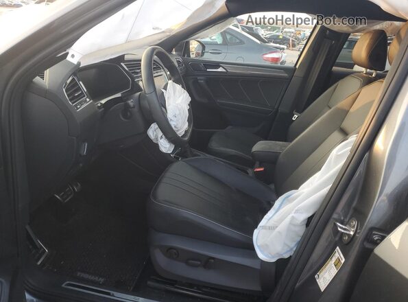 3VV8B7AX7RM208079 2024 VOLKSWAGEN TIGUAN Gray წინა სალონის ხედი