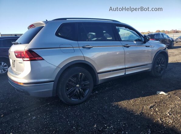 3VV8B7AX9NM053920 2022 VOLKSWAGEN TIGUAN Silver Rear right
