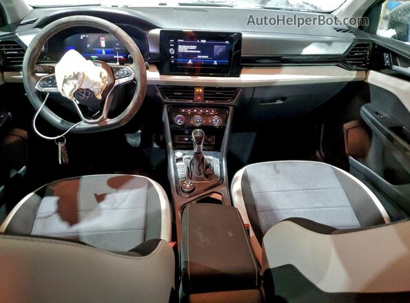 3VV8C7B2XSM047166 2025 VOLKSWAGEN TAOS Silver Dashboard view