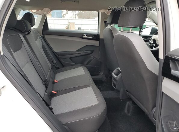 3VV8X7B28RM127452 2024 VOLKSWAGEN TAOS Белый Вид задней части салона