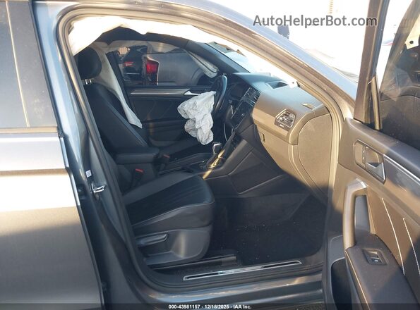 3VVCB7AX3NM023242 2022 VOLKSWAGEN TIGUAN Gray Vista interior delantera