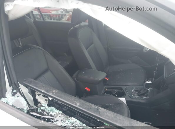 3VVCB7AX9RM012087 2024 VOLKSWAGEN TIGUAN White Vista interior delantera