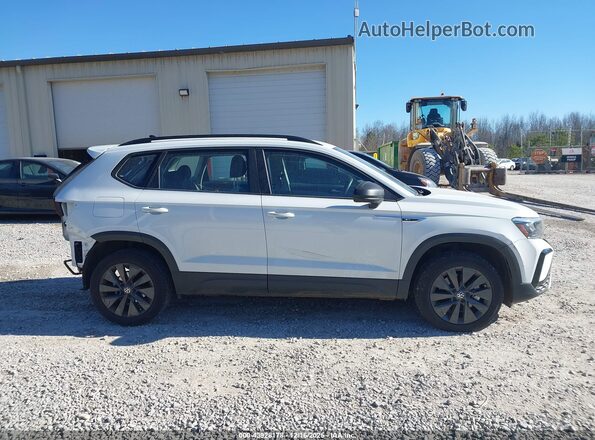 3VVCX7B25PM302621 2023 VOLKSWAGEN TAOS White Vista interior trasera