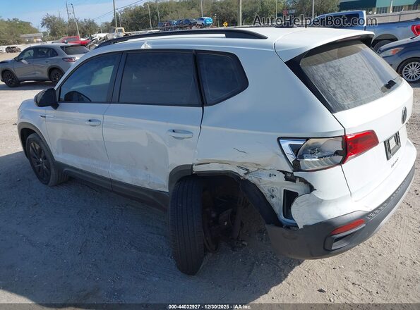 3VVCX7B27NM070181 2022 VOLKSWAGEN TAOS White Front view