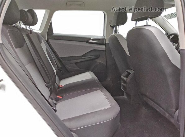 3VVDX7B29PM319748 2023 VOLKSWAGEN TAOS White Vista de los asientos traseros