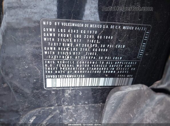 3VVDX7B2XNM067358 2022 VOLKSWAGEN TAOS Black Widok komory silnika