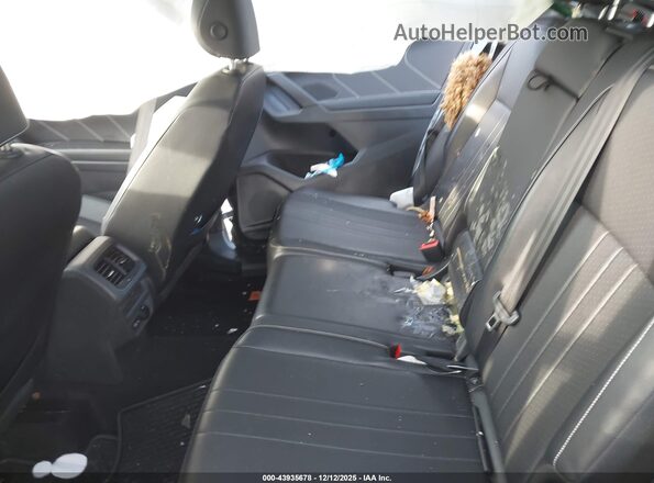 3VVMB7AX3RM110472 2024 VOLKSWAGEN TIGUAN Silver VIN կոդի պիտակի տեսք