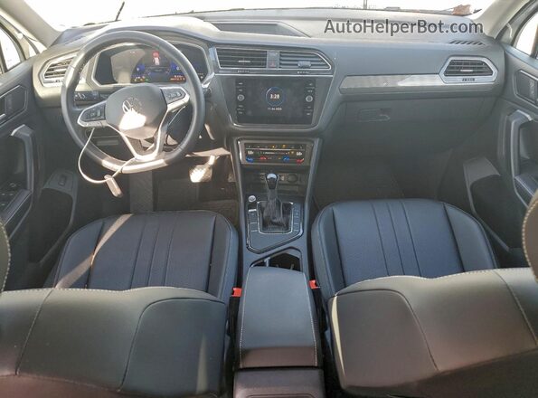 3VVNB7AX7RM112908 2024 VOLKSWAGEN TIGUAN White Vista del salpicadero