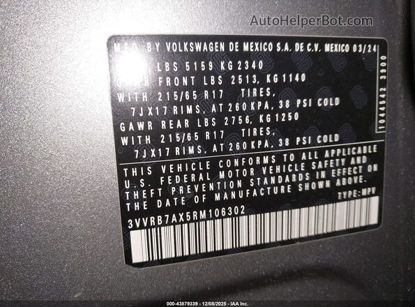 3VVRB7AX5RM106302 2024 VOLKSWAGEN TIGUAN Silver Vista del compartimento del motor