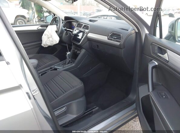 3VVRB7AX5RM106302 2024 VOLKSWAGEN TIGUAN Silver Vista interior delantera