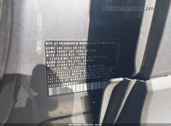 3VVRX7B23NM007671 2022 VOLKSWAGEN TAOS Gray Вид підкапотного простору